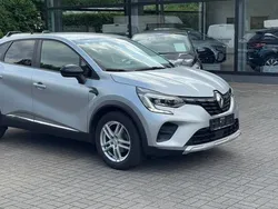 Grau Gebraucht 2020 Renault Captur Experience SUV | 14.490 € (Fairer Preis)