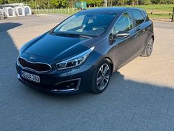Grau Gebraucht 2016 Kia Ceed Kleinwagen | 9.000 € (Fairer Preis)