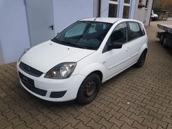 Weiß Gebraucht 2008 Ford Fiesta Style Limousine | 699 € (Guter Preis)