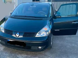 Grau Gebraucht 2004 Renault Espace Van / Kleinbus | 3.200 € (Fairer Preis)