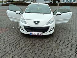 Weiß Gebraucht 2013 Peugeot 207 CC Roland Garros Cabrio | 3.999 € (Fairer Preis)