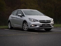 Silber Gebraucht 2017 Opel Astra Edition Limousine | 7.700 € (Fairer Preis)