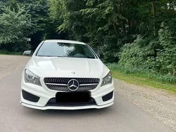 Weiß Gebraucht 2015 Mercedes CLA250 Shooting Brake Kombi | 17.000 € (Teuer)