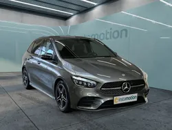 Grau Gebraucht 2025 Mercedes B220 AMG Van / Kleinbus | 46.860 €