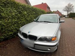 Grau Gebraucht 2003 BMW 318 Limousine | 4.200 € (Etwas zu teuer)