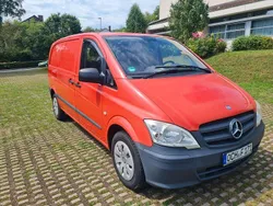 Rot Gebraucht 2011 Mercedes Vito Van / Kleinbus | 9.600 € (Teuer)
