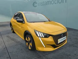 Gelb Gebraucht 2021 Peugeot e-208 GT Kleinwagen | 20.540 € (Etwas zu teuer)