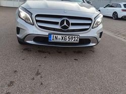 Grau Gebraucht 2016 Mercedes GLA220 Style SUV | 16.000 € (Fairer Preis)