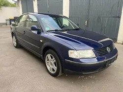 Blau Gebraucht 2000 VW Passat Limousine | 999 €
