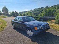 Blau Gebraucht 1987 Mercedes 200 Limousine | 3.899 €