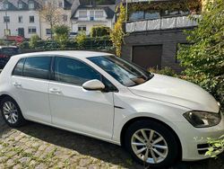 Weiß Gebraucht 2015 VW Golf VII LOUNGE Limousine | 10.200 € (Teuer)