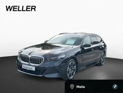 Black sapphire (schwarz) Gebraucht 2024 BMW 520 Comfort Edition Kombi | 50.950 € (Superpreis)