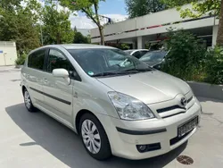 Grau Gebraucht 2006 Toyota Corolla Verso Van / Kleinbus | 2.200 € (Guter Preis)