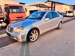 Silber Gebraucht 2004 Mercedes C220 Limousine | 3.149 € (Fairer Preis)