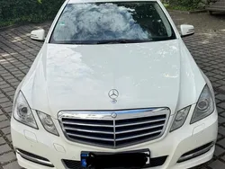Weiß Gebraucht 2011 Mercedes E220 Avantgarde Limousine | 11.200 € (Fairer Preis)