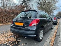 Schwarz Gebraucht 2010 Peugeot 207 Coupé | 1.700 € (Fairer Preis)