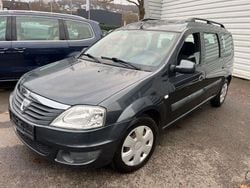 Grau Gebraucht 2010 Dacia Logan Limousine | 3.990 € (Teuer)
