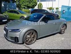 Chronosgrau metallic Gebraucht 2024 Audi TT Roadster Comfort Cabrio | 49.980 € (Etwas zu teuer)