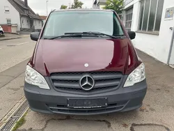 Rot Gebraucht 2011 Mercedes Vito Van / Kleinbus | 13.950 €