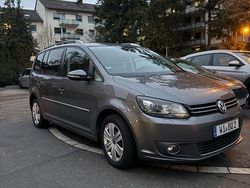 Grau Gebraucht 2013 VW Touran Highline Van / Kleinbus | 10.950 € (Fairer Preis)