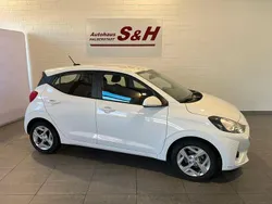 Weiß Gebraucht 2022 Hyundai i10 Trend Kleinwagen | 13.350 € (Fairer Preis)