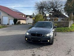 Grau Gebraucht 2005 BMW 330 Shadowline Kombi | 11.000 €
