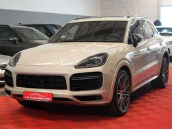 Grau Gebraucht 2022 Porsche Cayenne Turbo S Sport SUV | 79.950 €