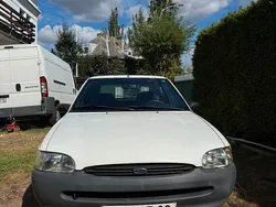 Weiß Gebraucht 1995 Ford Escort Limousine | 4.000 €