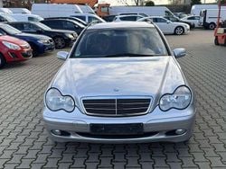 Brilliant silver metallic Gebraucht 2001 Mercedes C180 Classic Kombi | 1.490 € (Guter Preis)
