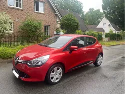Rot Gebraucht 2015 Renault Clio IV Kleinwagen | 6.400 €