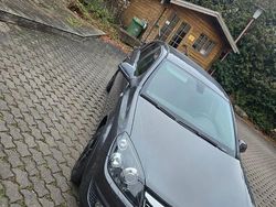 Grau Gebraucht 2009 Opel Astra Edition Limousine | 4.499 € (Etwas zu teuer)