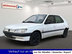 Weiß Gebraucht 1995 Peugeot 306 Limousine | 899 €