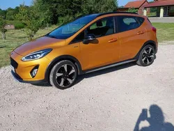 Gelb Gebraucht 2018 Ford Fiesta Active Kleinwagen | 12.000 € (Fairer Preis)