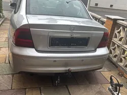 Silber Gebraucht 2000 Opel Vectra Edition Limousine | 1.300 € (Fairer Preis)