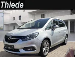 Silber Gebraucht 2017 Opel Zafira Van / Kleinbus | 14.200 € (Fairer Preis)