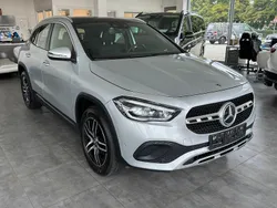 Silber Gebraucht 2020 Mercedes GLA200 Progressive SUV | 28.999 € (Fairer Preis)