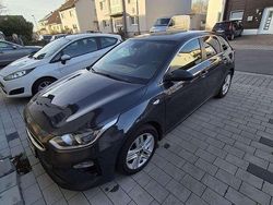 Gebraucht 2019 Kia Ceed Vision Kleinwagen | 15.000 € (Fairer Preis)