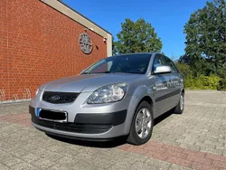 Silber Gebraucht 2009 Kia Rio Limousine | 5.980 € (Teuer)