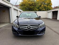 Blau Gebraucht 2014 Mercedes E250 Avantgarde Limousine | 21.999 €
