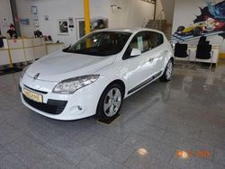 Weiß Gebraucht 2009 Renault Mégane Dynamique Limousine | 4.900 € (Etwas zu teuer)