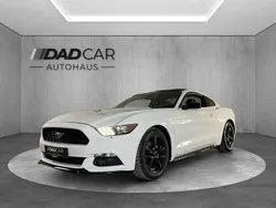 Weiß Gebraucht 2017 Ford Mustang Coupé | 21.900 € (Fairer Preis)