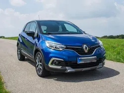 Blau Gebraucht 2019 Renault Captur Bose Edition SUV | 16.500 € (Guter Preis)