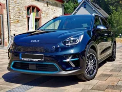 Blau Gebraucht 2021 Kia e-Niro Spirit SUV | 21.900 € (Fairer Preis)