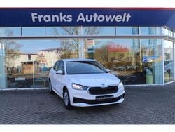 Sonderlackierung candyweiss uni Gebraucht 2022 Skoda Fabia Active Kleinwagen | 12.990 € (Fairer Preis)