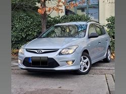 Silber Gebraucht 2011 Hyundai i30 Kombi | 3.500 € (Fairer Preis)