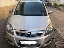Grau Gebraucht 2010 Opel Zafira Van / Kleinbus | 4.000 € (Etwas zu teuer)