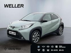 Urban khaki (6x3)/ black mica Neu 2026 Toyota Aygo X SUV | 21.590 € (Teuer)