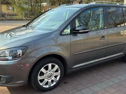 Grau Gebraucht 2012 VW Touran Style Van / Kleinbus | 10.500 € (Etwas zu teuer)