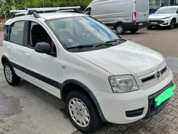 Weiß Gebraucht 2011 Fiat Panda 4x4 Kleinwagen | 3.150 €