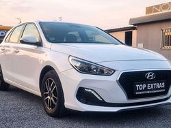 Weiß Gebraucht 2018 Hyundai i30 Select Limousine | 11.350 € (Fairer Preis)